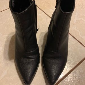 Women’s black pointed toe boots